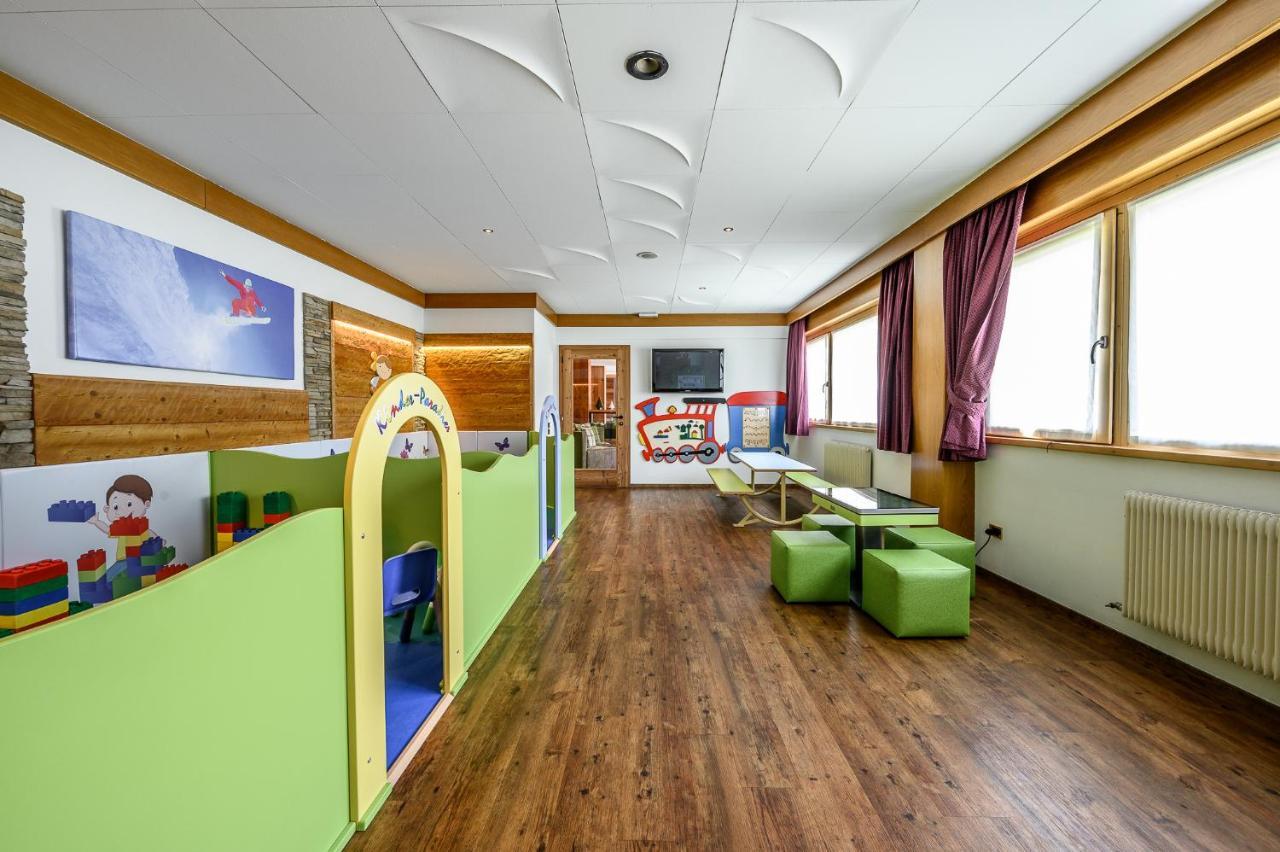 Ravelli Sporting Otel Mezzana  Dış mekan fotoğraf