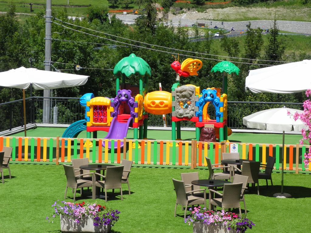 Ravelli Sporting Otel Mezzana  Dış mekan fotoğraf