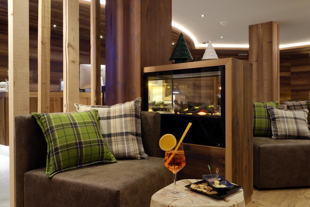 Ravelli Sporting Otel Mezzana  Dış mekan fotoğraf